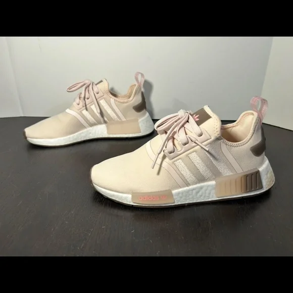 Adidas NMD R1 W Running Shoes Wonder Quartz/Earth Strata/Super Pop Womans 7.5